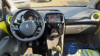 Peugeot 108 108, Hatchback, 2014 1.0 12V VVT-i picture 14