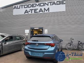 Voiture accidenté Opel Astra Astra K, Hatchback 5-drs, 2015 / 2022 1.0 Turbo 12V 2017/2