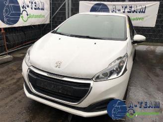 Schadeauto Peugeot 208 208 I (CA/CC/CK/CL), Hatchback, 2012 / 2019 1.2 Vti 12V PureTech 2017/6