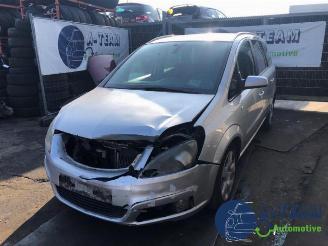 damaged passenger cars Opel Zafira Zafira (M75), MPV, 2005 / 2015 1.9 CDTI 2008/1