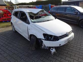 Salvage car Volkswagen Polo  2013/10