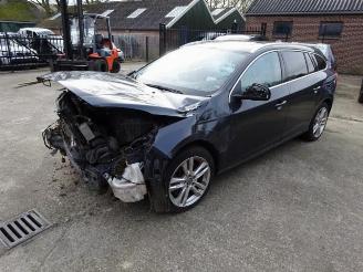 Damaged car Volvo V-60 V60 I (FW/GW), Combi, 2010 / 2018 2.4 D5 20V Autom. 2012/1