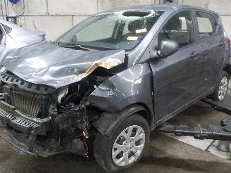 Voiture accidenté Hyundai I-10 i10 (B5) Hatchback 1.0 12V (G3LA) [49kW]  (12-2013/06-2020) 2014/7