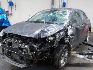 Auto incidentate Kia Rio Rio IV (YB) Hatchback 1.0i T-GDi 100 12V (G3LC) [74kW]  (01-2017/09-20=
20) 2019
