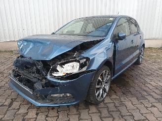 damaged passenger cars Volkswagen Polo Polo V (6R) Hatchback 1.2 TSI 16V BlueMotion Technology (CJZC(Euro 6))=
 [66kW]  (02-2014/10-2017) 2017/1
