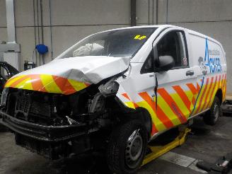 damaged passenger cars Mercedes Vito Vito (447.6) Van 1.6 109 CDI 16V (OM622.951(R9M-503)) [65kW]  (10-2014=
/...) 2016/5
