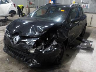 Damaged car Renault Clio Clio IV Estate/Grandtour (7R) Combi 5-drs 1.5 Energy dCi 75 FAP (K9K-6=
12) [55kW]  (01-2013/08-2021) 2015