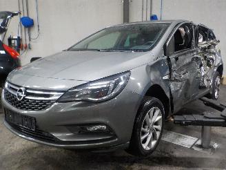 dañado vehículos comerciales Opel Astra Astra K Hatchback 5-drs 1.6 CDTI 110 16V (B16DTE(Euro 6)) [81kW]  (06-=
2015/12-2022) 2016/10