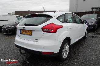 damaged passenger cars Ford Focus 1.0 Lease Edition 125pk 2018/4