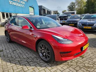 Auto incidentate Tesla Model 3 Tesla Model 3 RWD 440 KM rijbereik nwprijs € 50 000 2020/12