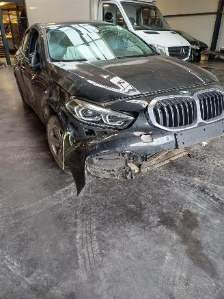 Voiture accidenté BMW  116i www.midelo-onderdelen.nl 2023/1