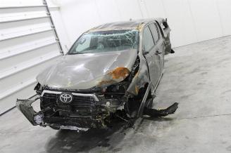 Salvage car Toyota Hilux  2023/5
