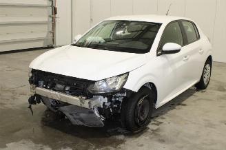 Damaged car Peugeot 208  2020/12