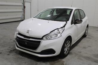 disassembly commercial vehicles Peugeot 208  2018/5