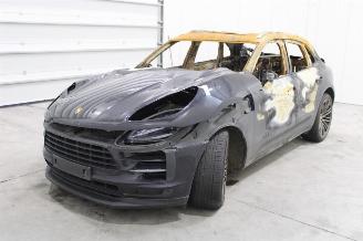 Salvage car Porsche Macan  2019/7