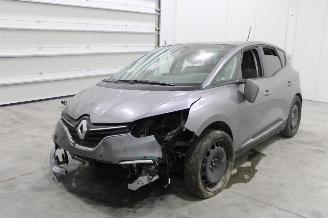 Damaged car Renault Scenic  2022/5