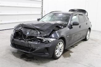 uszkodzony samochody osobowe BMW 3-serie 320 2023/2