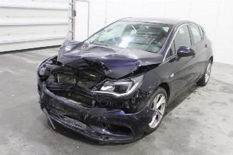 damaged passenger cars Opel Astra  2019/6