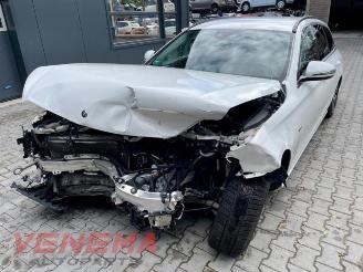 uszkodzony samochody ciężarowe Mercedes E-klasse E Estate (S213), Combi, 2016 E-300de 2.0 Turbo 16V 2020/2