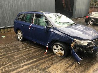 uszkodzony samochody osobowe Skoda Fabia 1200CC - BENZINE - 66KW 2016/1