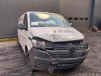 damaged passenger cars Volkswagen Transporter Transporter T6, Van, 2015 2.0 TDI 150 2022/2