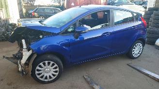 rozbiórka samochody osobowe Ford Fiesta 2013 1.0 XMJA Blauw Deep Impact Blue onderdelen 2013/10