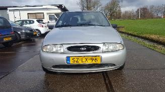 begagnad bil auto Ford Fiesta Fiesta IV/V Hatchback 1.25 16V (DHA) [55kW]  (08-1995/01-2002) 1998/2