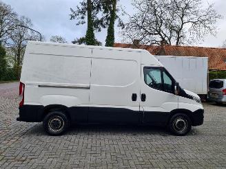 Iveco Daily 35 170 HiMatic 3.0L Airco Navi picture 2