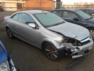 damaged passenger cars Opel Astra twin-top 2008/1
