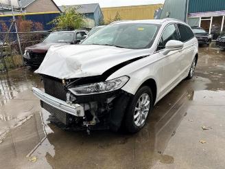 skadebil auto Ford Mondeo Mondeo V Wagon, Combi, 2014 2.0 TDCi 150 16V 2019