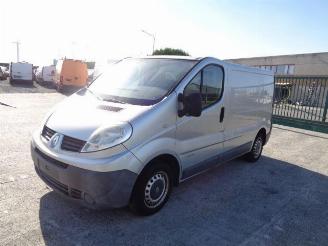 damaged commercial vehicles Renault Trafic 2.0 DCI  115 M9R 2009/1