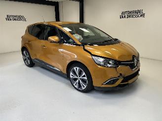 Damaged car Renault Scenic INTENS/AUTOMAAT 2017/5