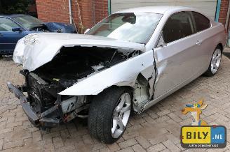uszkodzony samochody osobowe BMW 3-serie E92 325i 2006/11