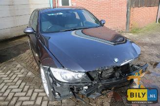 Damaged car BMW 3-serie E90 320i 2007/2