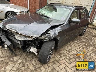 Coche accidentado BMW 3-serie 330i Touring 2020/1