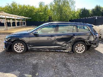 skadebil auto Volkswagen Passat COMFORTLINE 2018/1