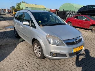 rozbiórka samochody osobowe Opel Zafira 2.2 i 2008/4