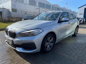 Salvage car BMW 1-serie 1 serie (F40), Hatchback, 2019 118i 1.5 TwinPower 12V 2020/7