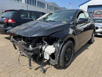 Vaurioauto  passenger cars Volkswagen Polo Polo VI (AW1), Hatchback 5-drs, 2017 1.0 MPI 12V 2021/7