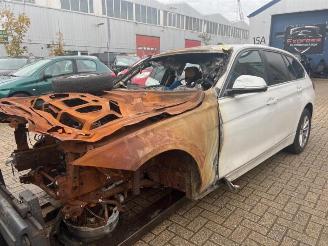 dañado vehículos comerciales BMW 3-serie 3 serie Touring (F31), Combi, 2012 / 2019 320d 2.0 16V 2017/1