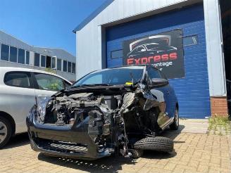 Voiture accidenté Peugeot 108 108, Hatchback, 2014 1.0 12V 2016/9