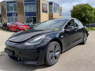 Vaurioauto  passenger cars Tesla Model 3 Model 3, Sedan, 2017 EV AWD 2019/12