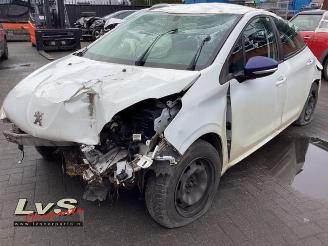 damaged passenger cars Peugeot 208 208 I (CA/CC/CK/CL), Hatchback, 2012 / 2019 1.2 Vti 12V PureTech 2017/4