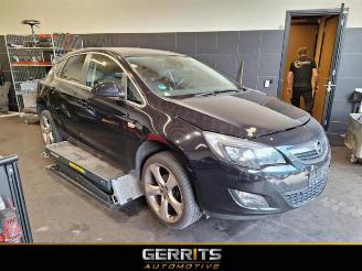 Auto incidentate Opel Astra Astra J (PC6/PD6/PE6/PF6), Hatchback 5-drs, 2009 / 2015 1.4 Turbo 16V 2011/5