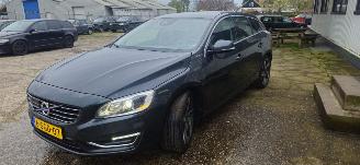 Volvo V-60 2.4 D6 AWD Plug-In Hybrid Summum picture 4