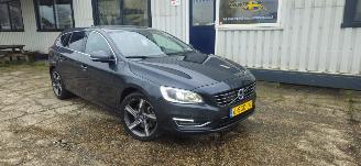 Volvo V-60 2.4 D6 AWD Plug-In Hybrid Summum picture 1