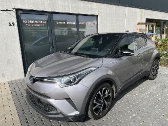 Damaged car Toyota CH-R TOYOTA CHR 2019 HYBRIDE 2019/4