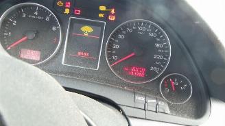 Audi A4 1.8 Turbo 20_V (8E2) picture 14